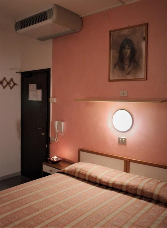 Hotel Midi Ριτσιόνε Εξωτερικό φωτογραφία